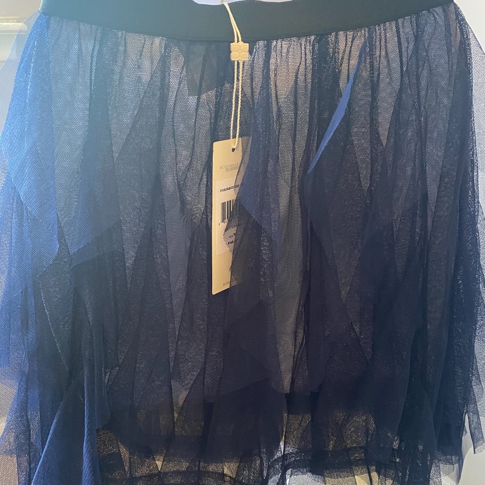 RUNWAY BCBG MAXAZARIA SKIRT